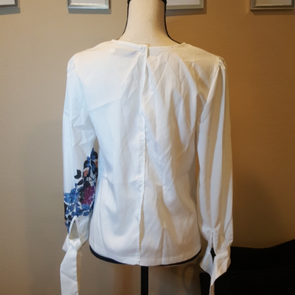 Bouquet w Top Tie Sleeves fb - Picture 5 of 7